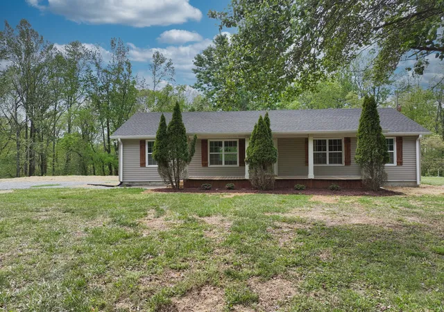 Homes for sale in Bethpage, TN | 120 Whippoorwill Ln, Bethpage, TN 37022 | MLS# 3179831
