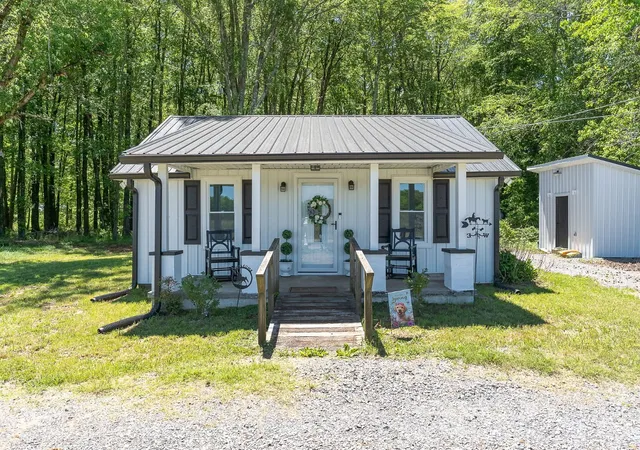 Homes for sale in Smithville, TN | 1151 Dry Creek Rd, Smithville, TN 37166 | MLS# 3178474