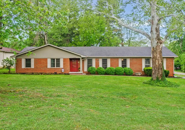 1st image of 309 Deepwood Dr, Hopkinsville, KY 42240 | MLS# 3179004
