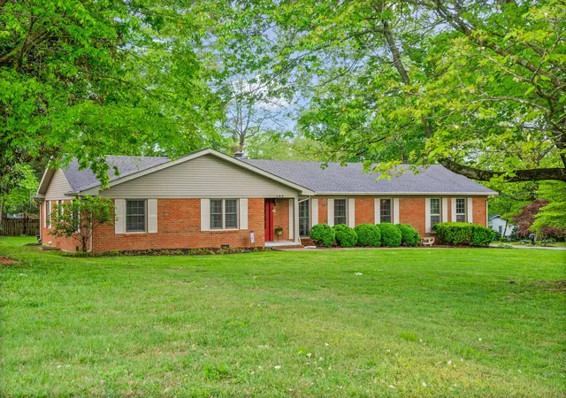 2nd image of 309 Deepwood Dr, Hopkinsville, KY 42240 | MLS# 3179004