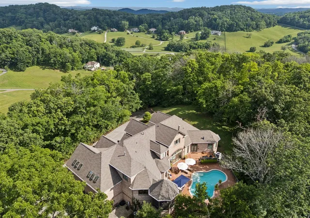 Photo 4 of Single family home for sale at 3021 Smith Ln, Franklin, TN 37069 | MLS# 3190672 | Listing updated on 2026-08-19