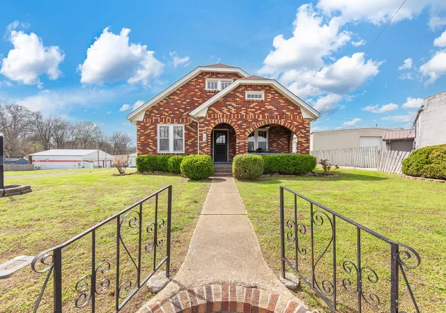 1st image of 105 S Trenton St, Rutherford, TN 38369 | MLS# 3178245