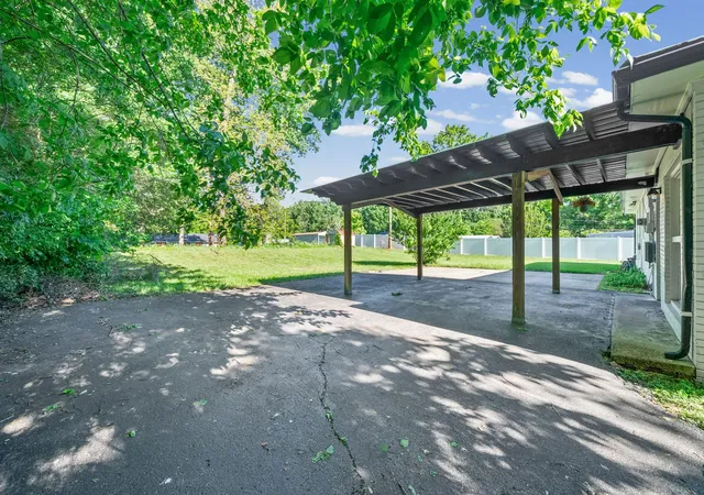 Photo 2 of Single family home for sale at 10 Bunker Hl Rd, Clarksville, TN 37042 | MLS# 3189880 | Listing updated on 2026-08-22