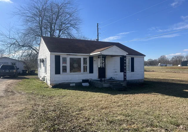 2nd image of 1305 Scottsville Rd, Lafayette, TN 37083 | MLS# 3178931