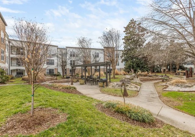 2nd image of 2600 Hillsboro Pike, Nashville, TN 37212