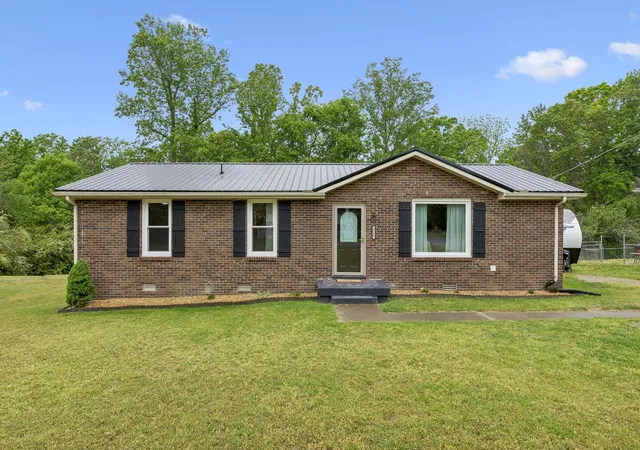 Homes for sale in Centerville, TN | 3908 Cedar St, Centerville, TN 37033 | MLS# 3182725