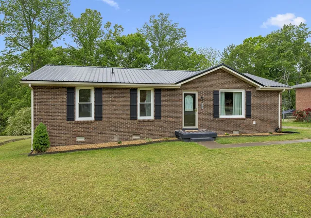 Homes for sale in Centerville, TN | 3908 Cedar St, Centerville, TN 37033 | MLS# 3182725