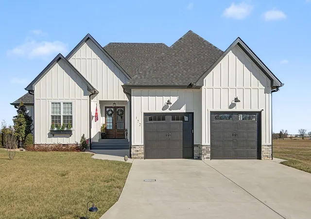 Photo 1 of Single family home for sale at 172 Lookout Dr, Winchester, TN 37398 | MLS# 3189545 | Listing updated on 2026-08-08