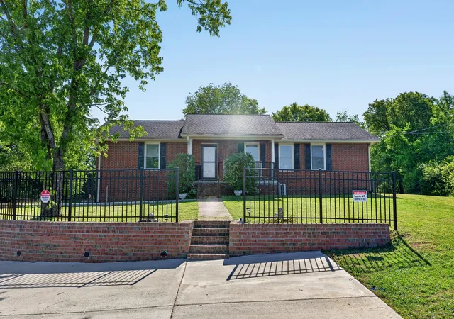 Photo 1 of Single family home for sale at 833 Leeville Rd, Lebanon, TN 37090 | MLS# 3180563 | Listing updated on 2026-05-21