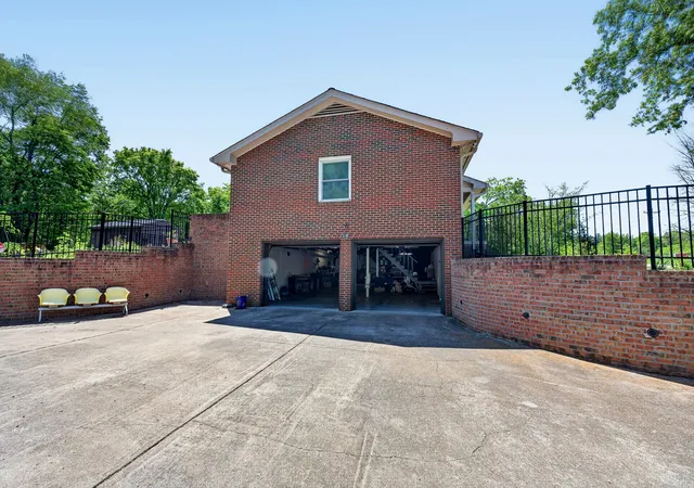 Photo 4 of Single family home for sale at 833 Leeville Rd, Lebanon, TN 37090 | MLS# 3180563 | Listing updated on 2026-05-21