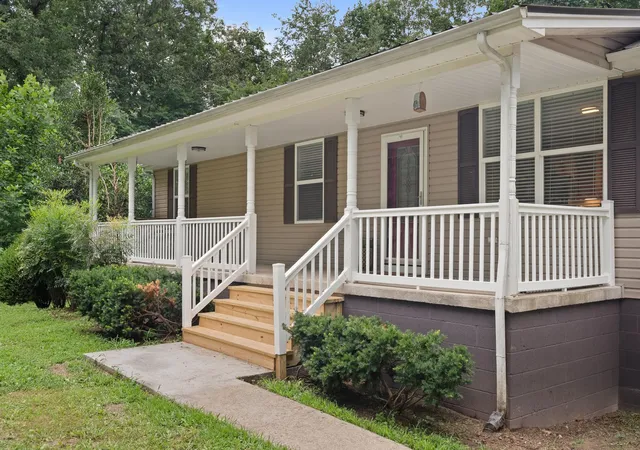 Homes for sale in Charlotte, TN | 1330 Promise Land Rd, Charlotte, TN 37036 | MLS# 3267392