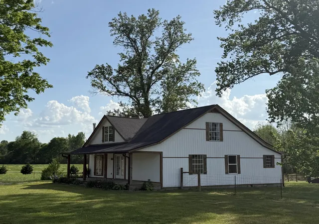 3rd image of 657 Lumley Stand Rd, Manchester, TN 37355 | MLS# 3179812