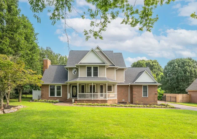 Photo 1 of Single family home for sale at 411 Sunnyside Ln, Columbia, TN 38401 | MLS# 3335279 | Listing updated on 2026-09-15