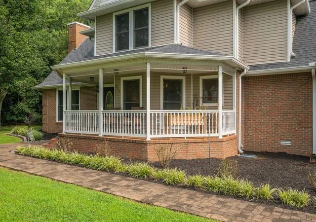 Photo 4 of Single family home for sale at 411 Sunnyside Ln, Columbia, TN 38401 | MLS# 3335279 | Listing updated on 2026-09-15