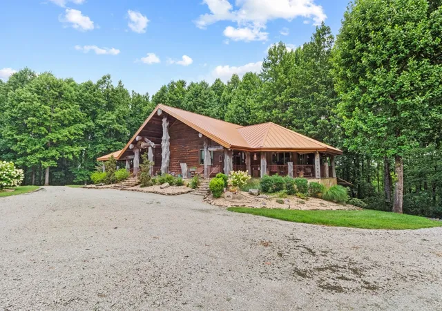 Photo 2 of Single family home for sale at 185 Ravenridge Rd, Summertown, TN 38483 | MLS# 3178668 | Listing updated on 2026-08-19