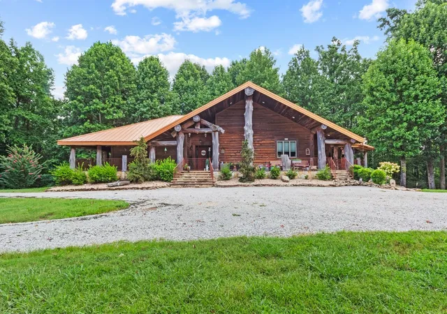Photo 3 of Single family home for sale at 185 Ravenridge Rd, Summertown, TN 38483 | MLS# 3178668 | Listing updated on 2026-08-19
