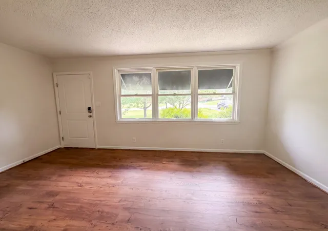 Photo 3 of Single family home for sale at 242 Kingswood Dr, Clarksville, TN 37043 | MLS# 3178512 | Listing updated on 2026-09-17