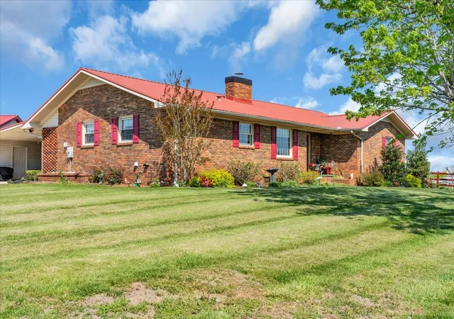 Photo 3 of Single family home for sale at 1435 Hennessee Brg Rd, Rock Island, TN 38581 | MLS# 3178583 | Listing updated on 2026-09-23