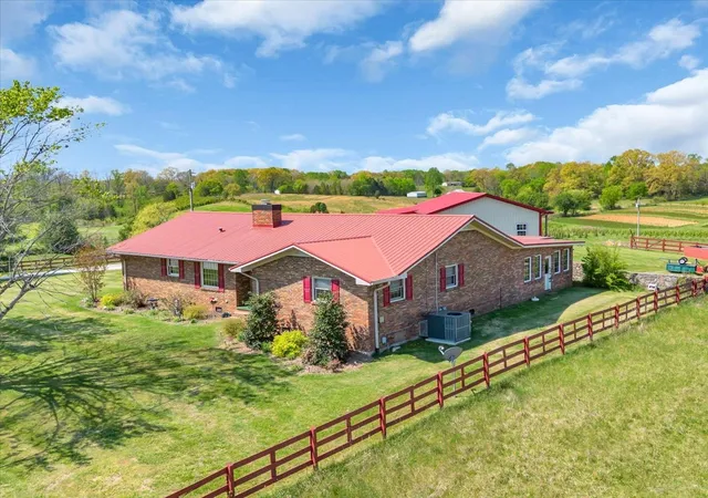 Photo 4 of Single family home for sale at 1435 Hennessee Brg Rd, Rock Island, TN 38581 | MLS# 3178583 | Listing updated on 2026-09-23