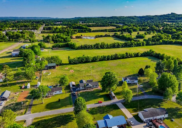Homes for sale in Lewisburg, TN | 1305 Horseshoe Dr, Lewisburg, TN 37091 | MLS# 3179260