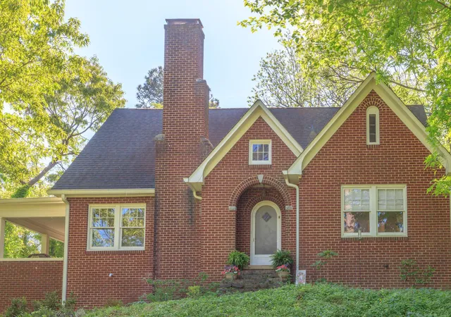 Photo 2 of Single family home for sale at 330 Tunnel Blvd, Chattanooga, TN 37411 | MLS# 3599491 | Listing updated on 2026-09-25