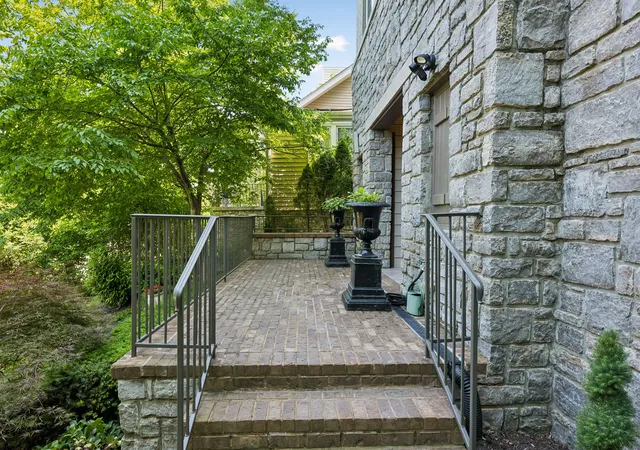 3rd image of 301 32Nd Ave S, Nashville, TN 37212 | MLS# 3214645