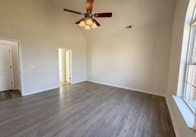 Photo 3 of Single family home for sale at 425 Long Crk Dr, Christiana, TN 37037 | MLS# 3178783 | Listing updated on 2026-09-17