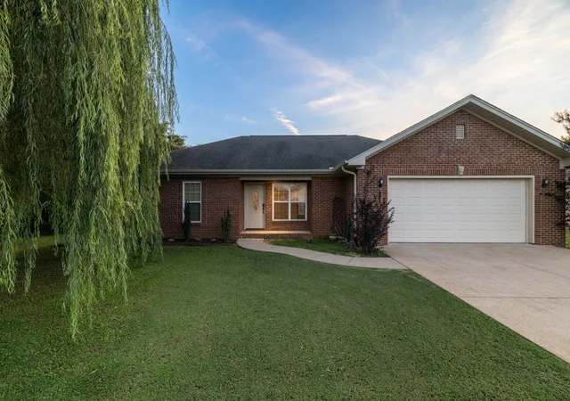 Homes for sale in Muscle Shoals, AL | 1952 Beverly Ave, Muscle Shoals, AL 35661 | MLS# 3179638