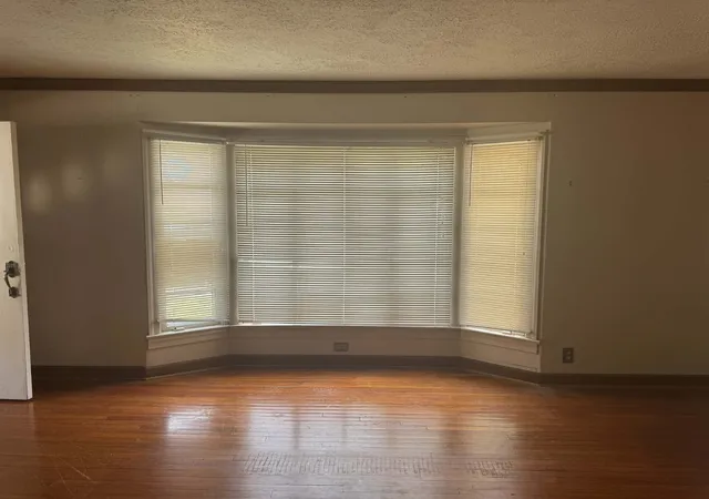 Photo 3 of Single family home for sale at 1103 East 18th St, Hopkinsville, KY 42240 | MLS# 3178832 | Listing updated on 2026-06-02