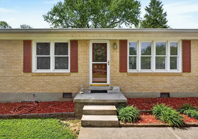 Photo 3 of Sale Pending at 415 Elaine Dr, Hopkinsville, KY 42240 | MLS# 3178862 | Listing updated on 2026-08-24