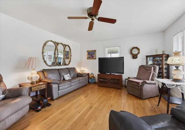 Photo 4 of Sale Pending at 415 Elaine Dr, Hopkinsville, KY 42240 | MLS# 3178862 | Listing updated on 2026-08-24