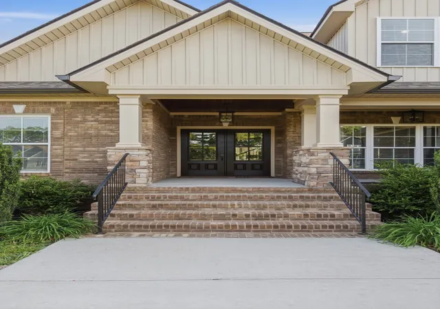 Photo 4 of Single family home for sale at 8006 Traditions Ln, Columbia, TN 38401 | MLS# 3178970 | Listing updated on 2026-08-25