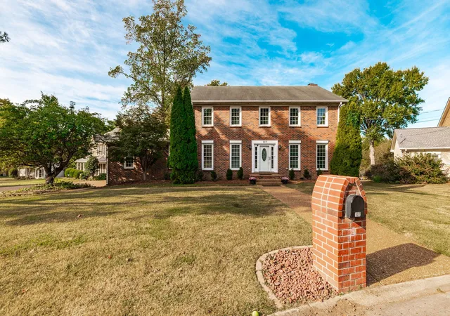 Photo 2 of Single family home for sale at 107 Wallingford Ct, Hendersonville, TN 37075 | MLS# 3615421 | Listing updated on 2026-10-10