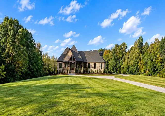 Single family home for sale at 120 Hummingbird Meadows Rd, Palmyra, TN 37142 | MLS# 3179106