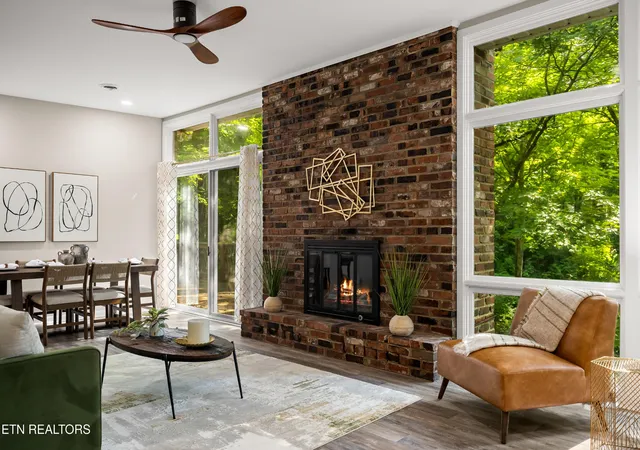 Photo 2 of Single family home for sale at 2513 Sw Lakemoor Dr, Knoxville, TN 37920 | MLS# 3218355 | Listing updated on 2026-08-16