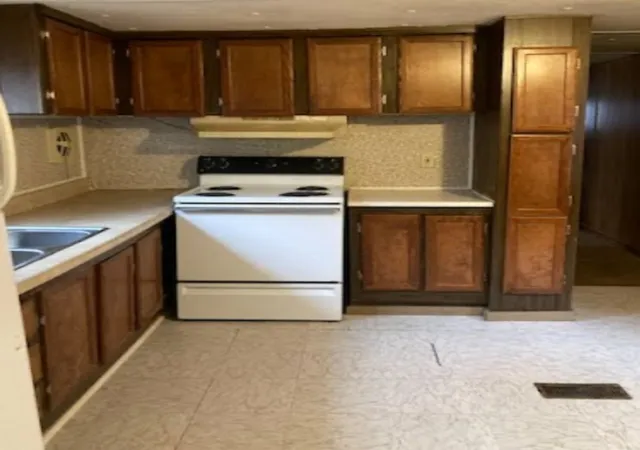 2nd image of 860 Lou Ann Ln, Clarksville, TN 37042 | MLS# 3179229