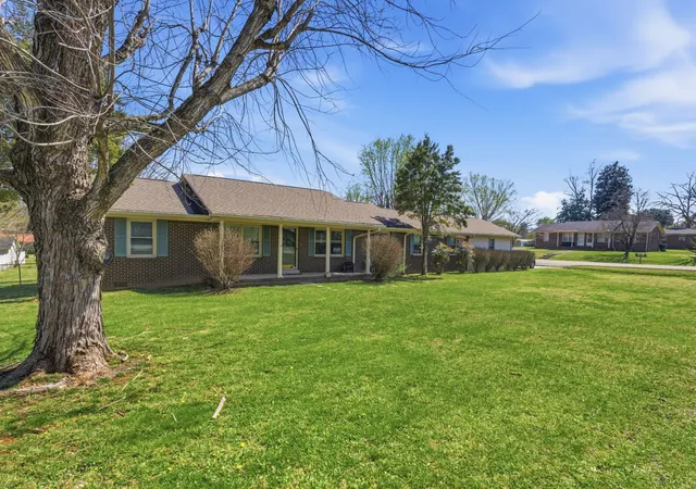 Homes for sale in Mc Minnville, TN | 104 Meadowbrook Dr, Mc Minnville, TN 37110 | MLS# 3179372