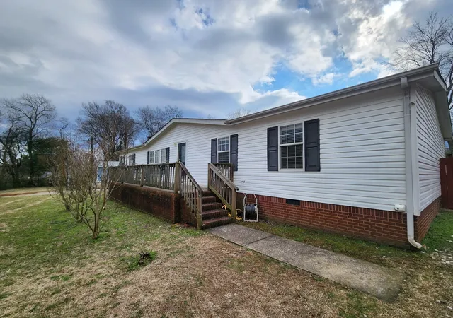 Photo 2 of Manufactured home for sale at 1110 Hunt St, Winchester, TN 37398 | MLS# 3602885 | Listing updated on 2026-09-29