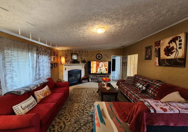 Photo 3 of Manufactured home for sale at 1110 Hunt St, Winchester, TN 37398 | MLS# 3602885 | Listing updated on 2026-09-29