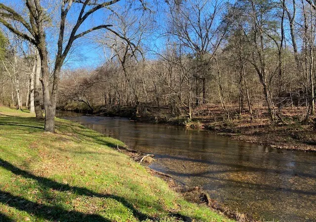 2nd image of 1099 E Gaines St, Lawrenceburg, TN 38464 | MLS# 3179526