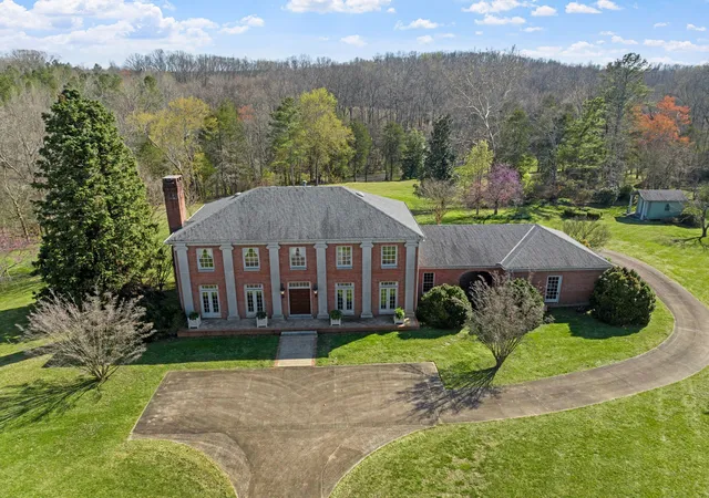 1st image of 1099 E Gaines St, Lawrenceburg, TN 38464 | MLS# 3179526
