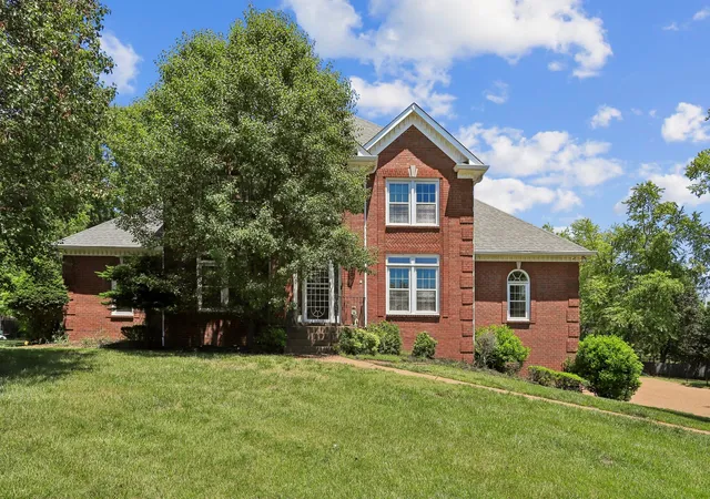 1st image of 129 Pembroke Dr, Hendersonville, TN 37075 | MLS# 3205215