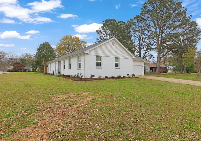 Homes for sale in Jackson, TN | 166 Skyridge Dr, Jackson, TN 38305 | MLS# 3179683