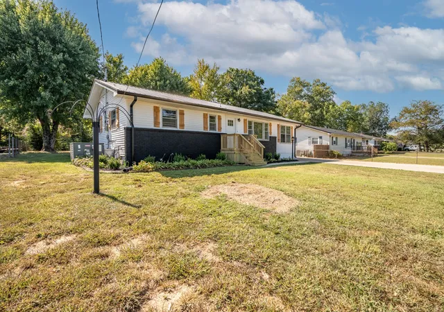 Homes for sale in Loretto, TN | 530 N Main St, Loretto, TN 38469 | MLS# 3179632