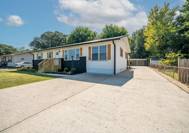 Homes for sale in Loretto, TN | 530 N Main St, Loretto, TN 38469 | MLS# 3179632