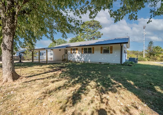 Homes for sale in Loretto, TN | 530 N Main St, Loretto, TN 38469 | MLS# 3179632