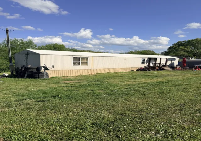 Homes for sale in Summertown, TN | 940 N Brace Rd, Summertown, TN 38483 | MLS# 3179765