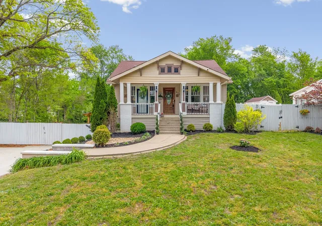 Photo 3 of Single family home for sale at 311 Beech St, Clarksville, TN 37042 | MLS# 3180239 | Listing updated on 2026-10-06