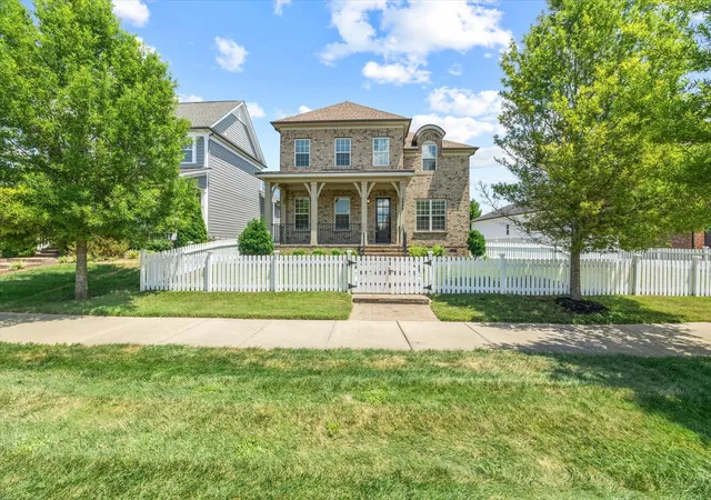 Single family home for sale at 1548 Drakes Crk Rd, Hendersonville, TN 37075 | MLS# 3179857