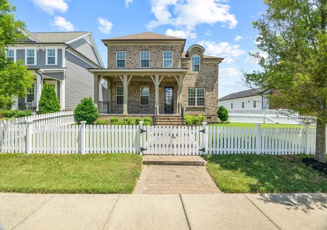 Photo 4 of Single family home for sale at 1548 Drakes Crk Rd, Hendersonville, TN 37075 | MLS# 3179857 | Listing updated on 2026-10-21